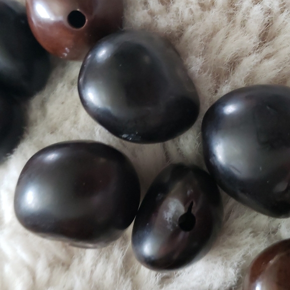 Hawaiian Kukui Nut Lei Necklaces - Picture 3 of 5